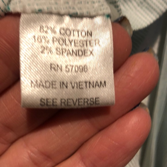 Quintessential vetted button down blouse - Picture 4 of 5